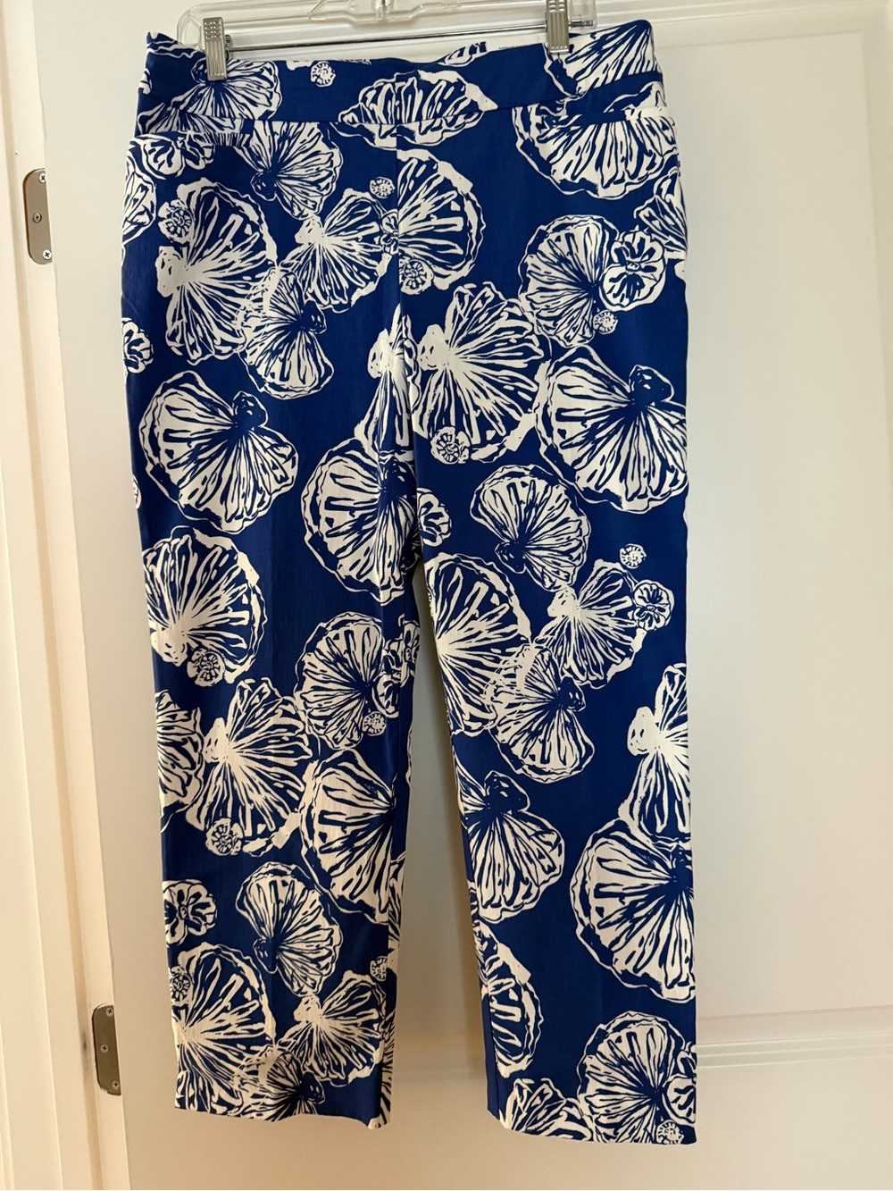 Ladies Navy Blue Floral Print Capri Pants